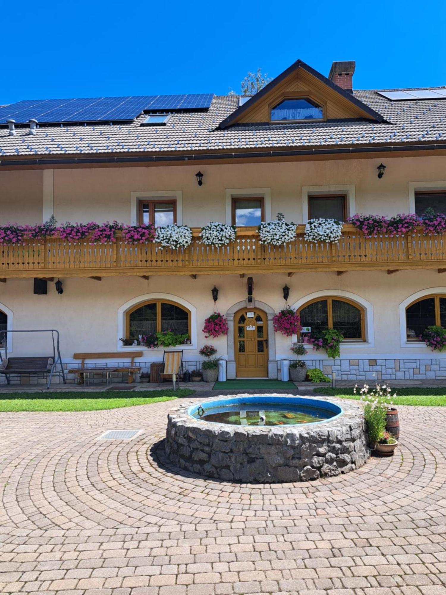 Guest House Kveder Škofja Loka Zewnętrze zdjęcie