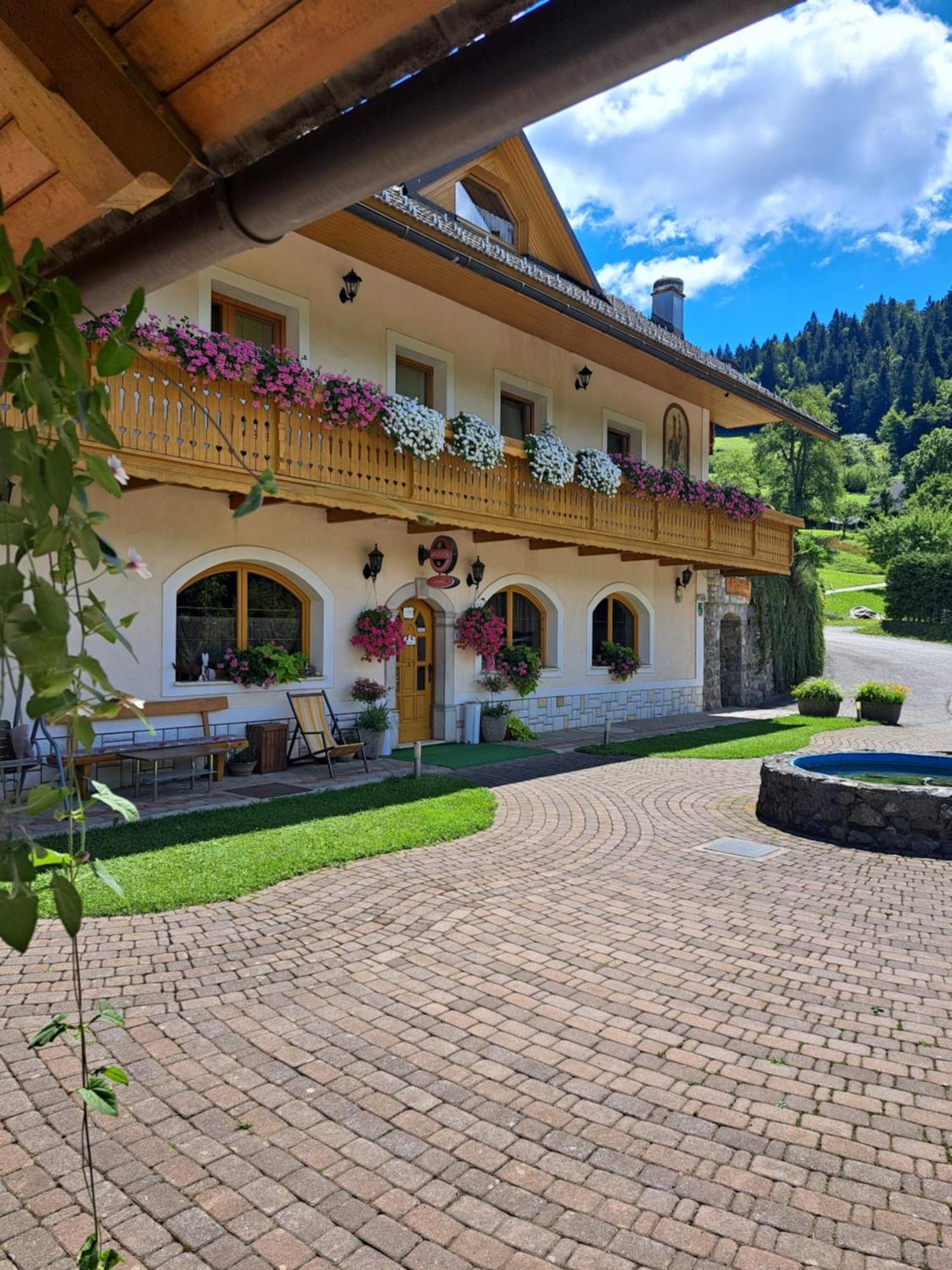 Guest House Kveder Škofja Loka Zewnętrze zdjęcie